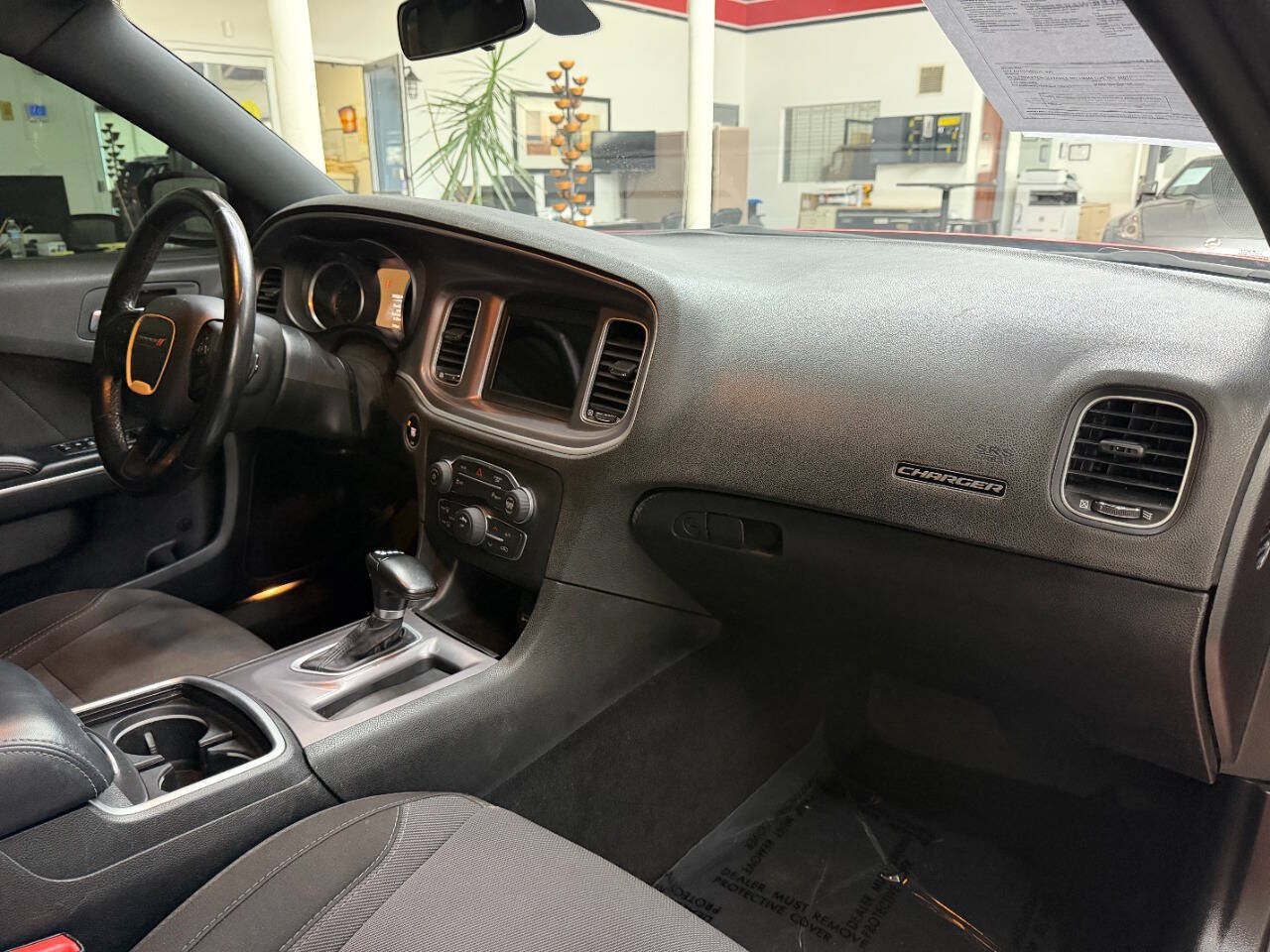Used 2022 Dodge Charger SXT RWD image 18