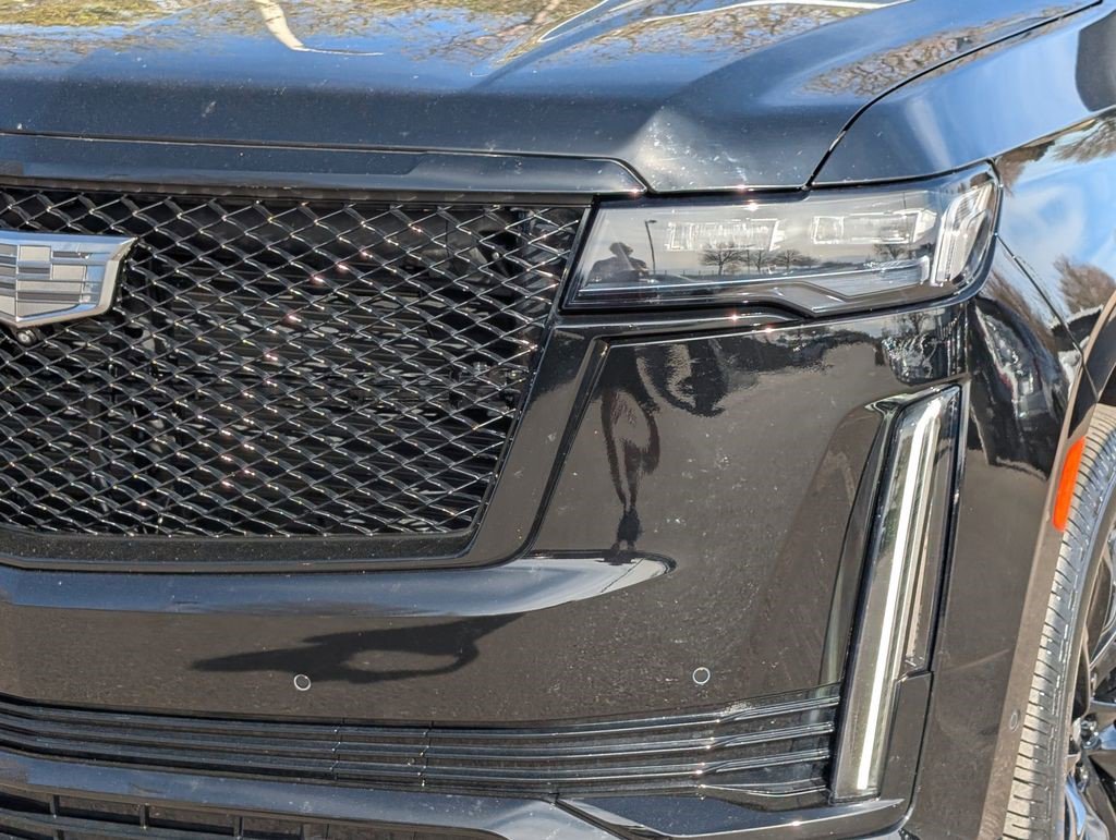 Certified 2022 Cadillac Escalade Sport Platinum w/ LPO, ONYX Package AWD/4WD image 8