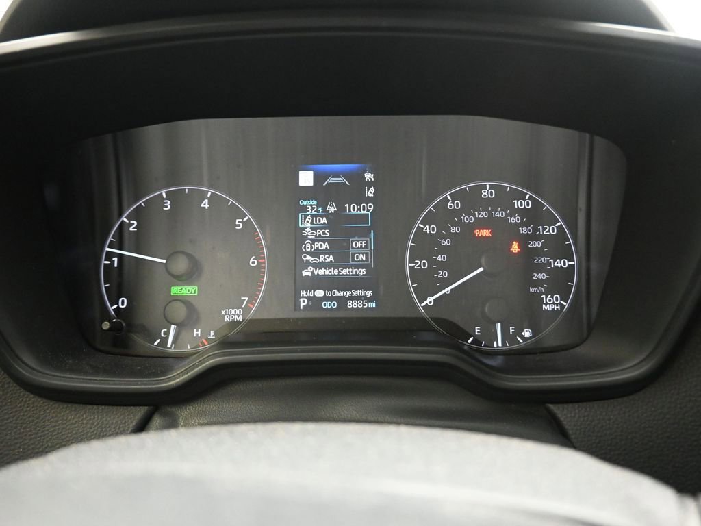 Used 2025 Toyota Corolla LE image 6