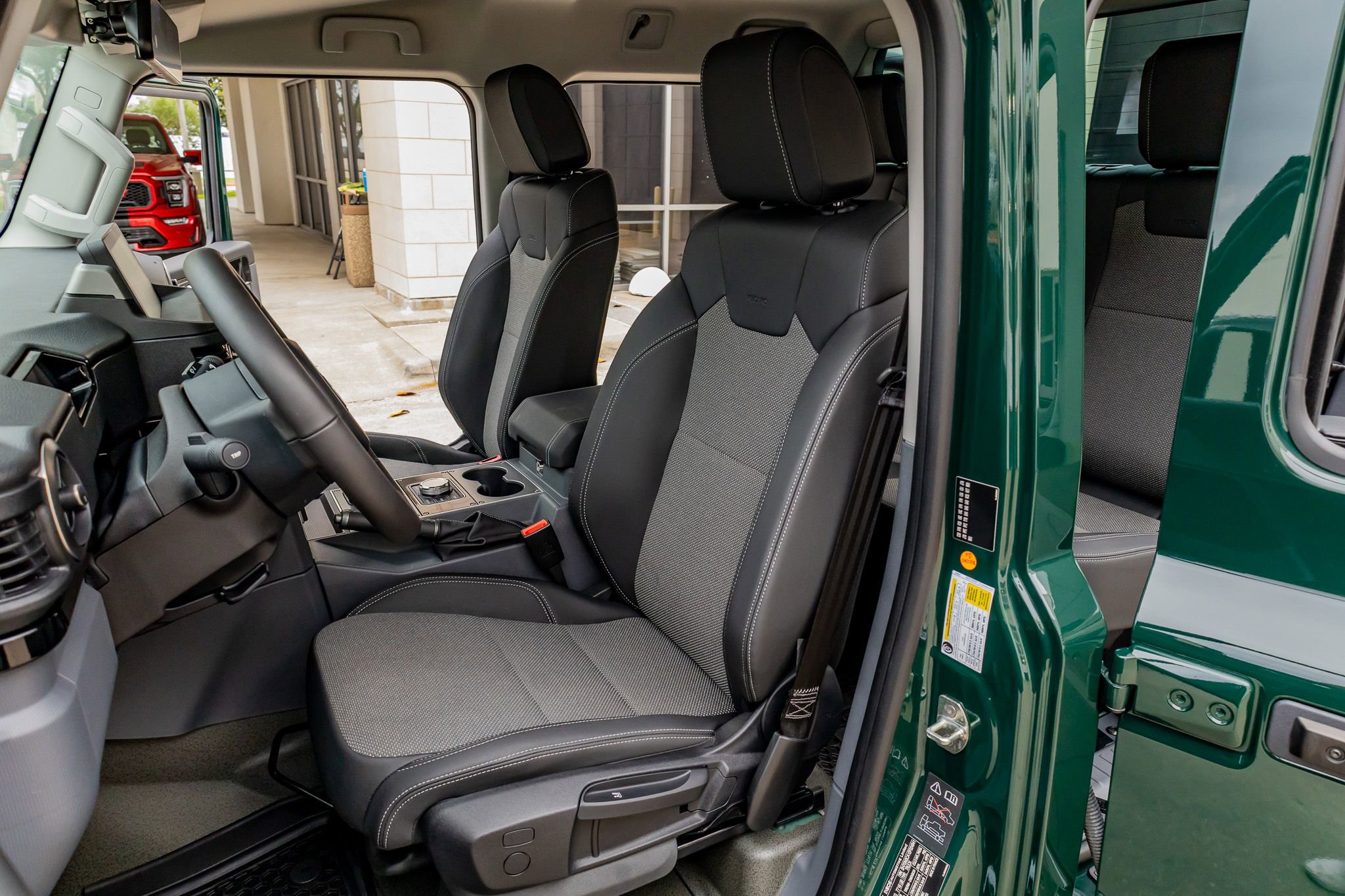 Used 2025 INEOS Grenadier AWD/4WD image 27