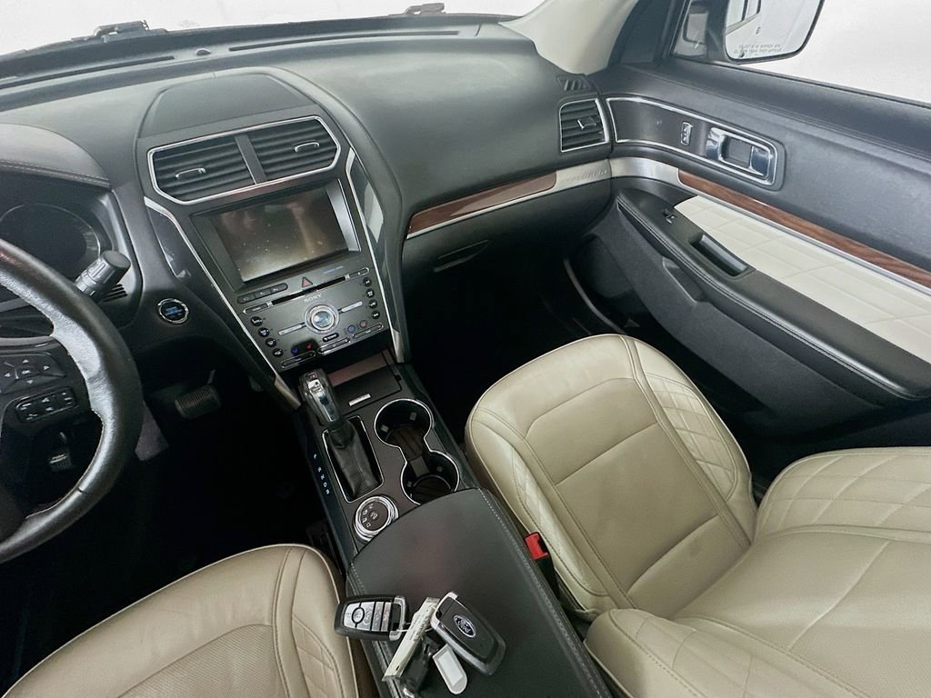 Used 2018 Ford Explorer Platinum image 11