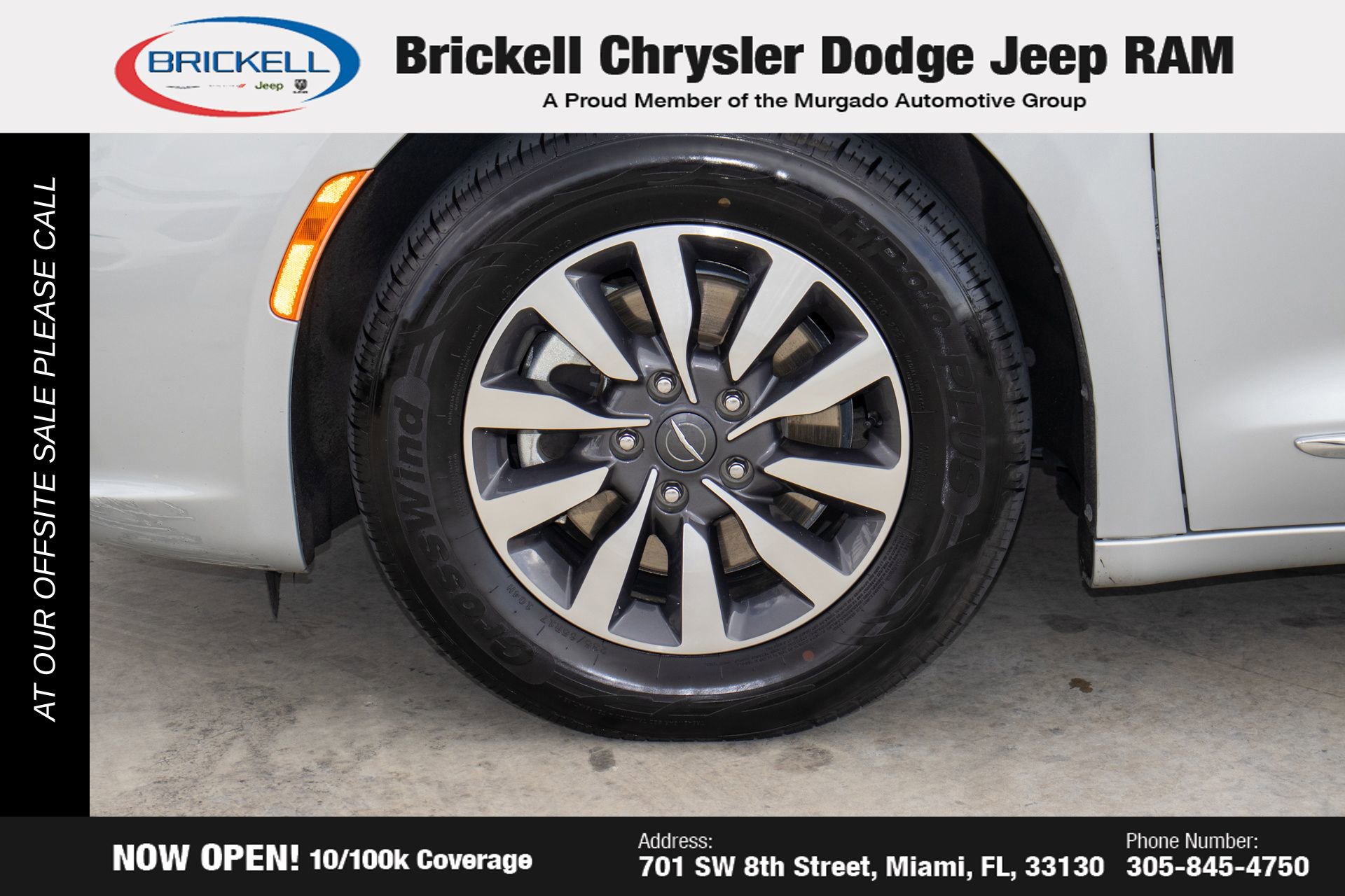 Used 2023 Chrysler Pacifica Limited FWD image 36