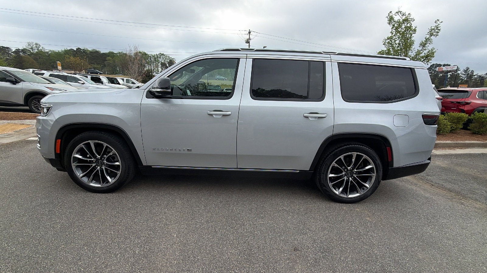 Certified 2024 Jeep Wagoneer Series III w/ Premium Group I AWD/4WD image 12