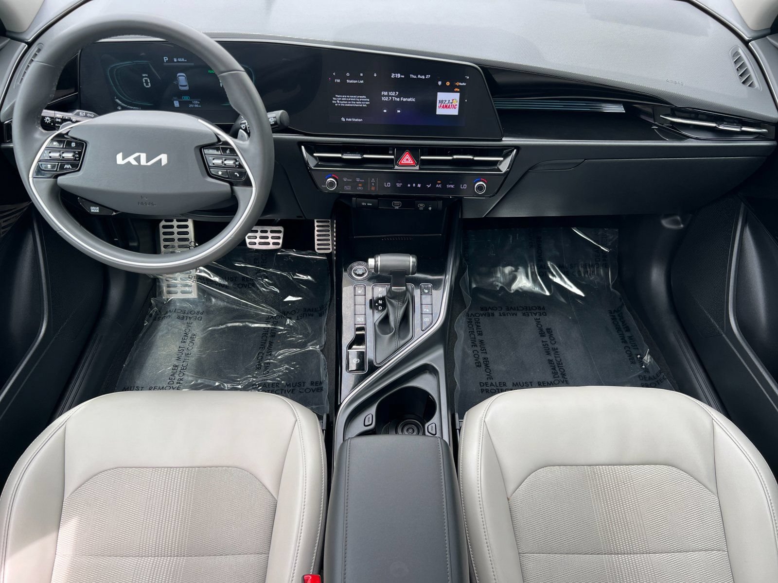 Used 2023 Kia Niro EX Touring FWD image 12