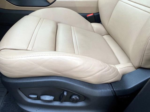 Used 2024 Porsche Cayenne image 24