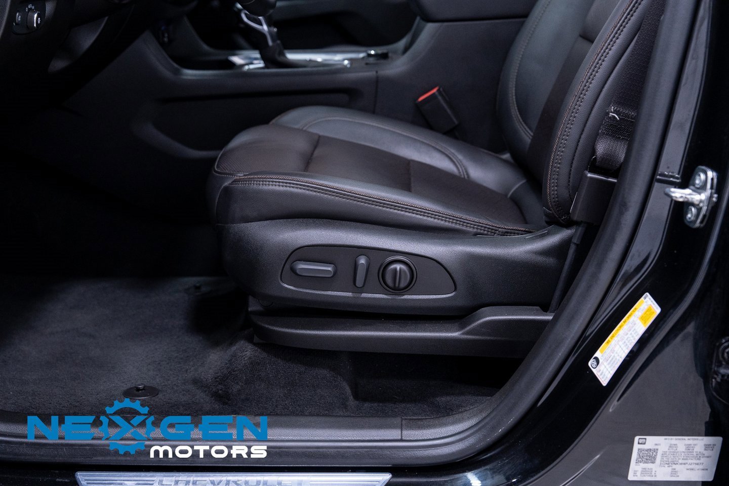 Used 2023 Chevrolet Traverse High Country image 25