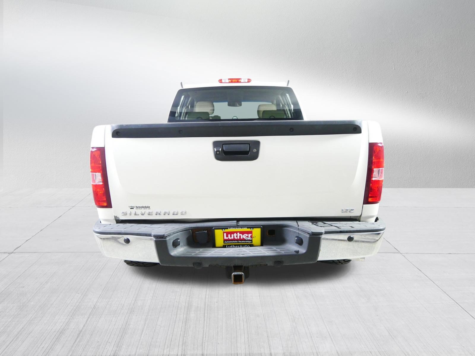 Used 2013 Chevrolet Silverado 1500 LTZ w/ LTZ White Diamond Edition AWD/4WD image 6