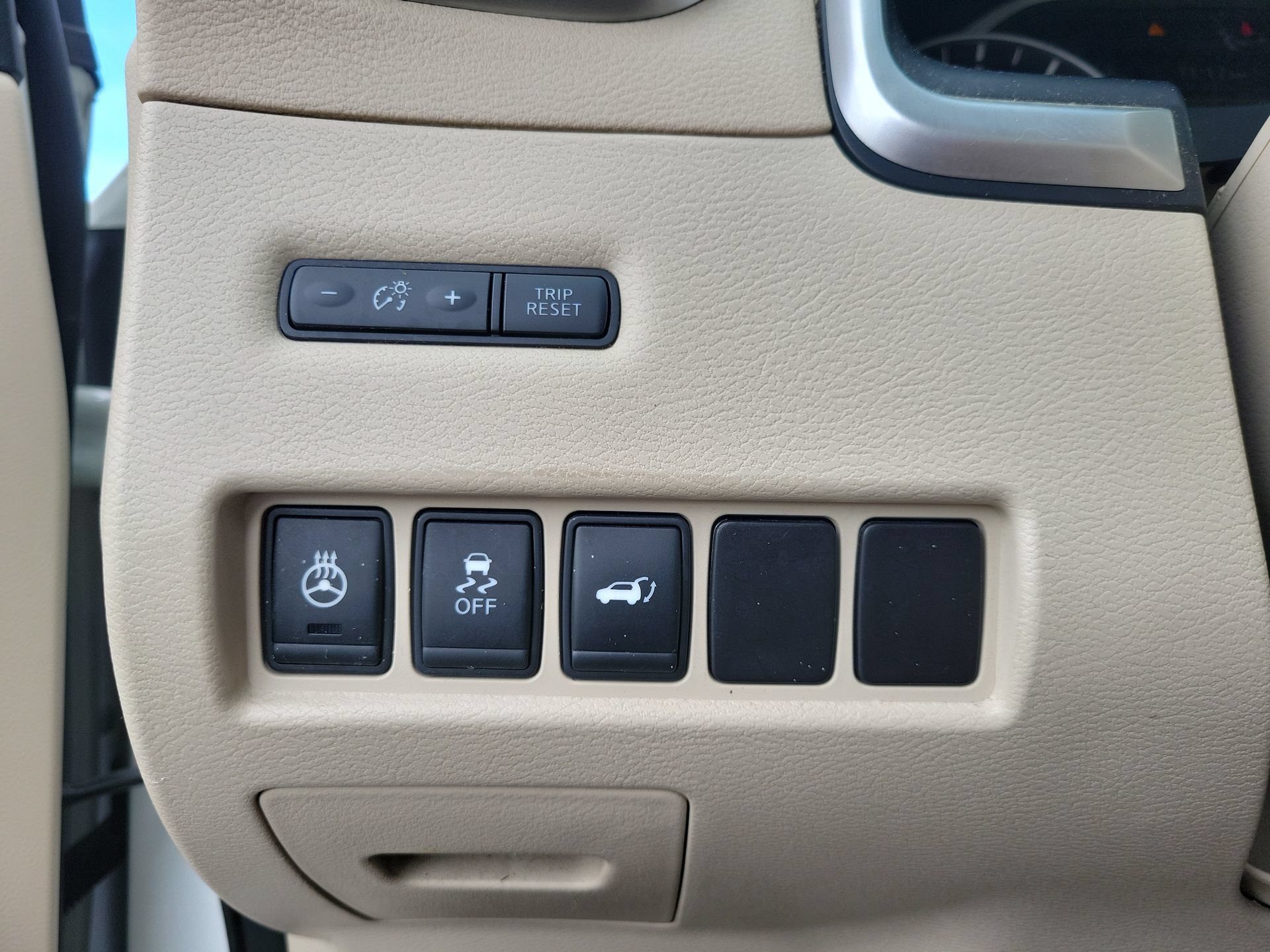 Used 2015 Nissan Murano Platinum w/ Platinum Technology Package FWD image 27