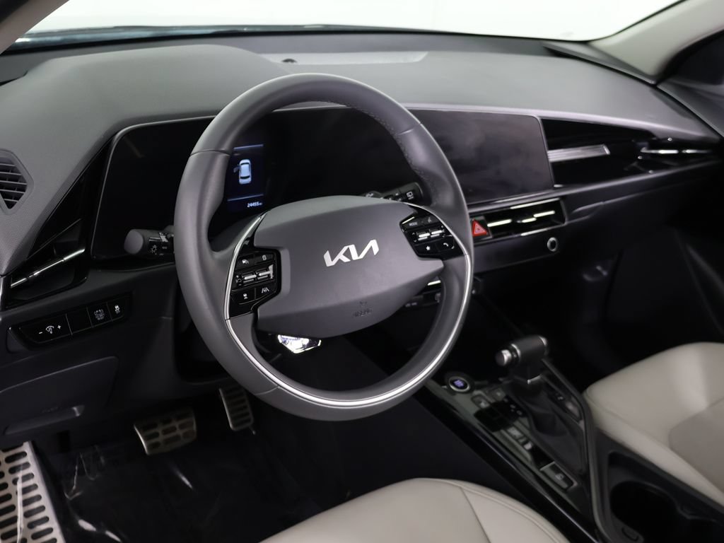 Used 2023 Kia Niro EX Touring FWD image 28
