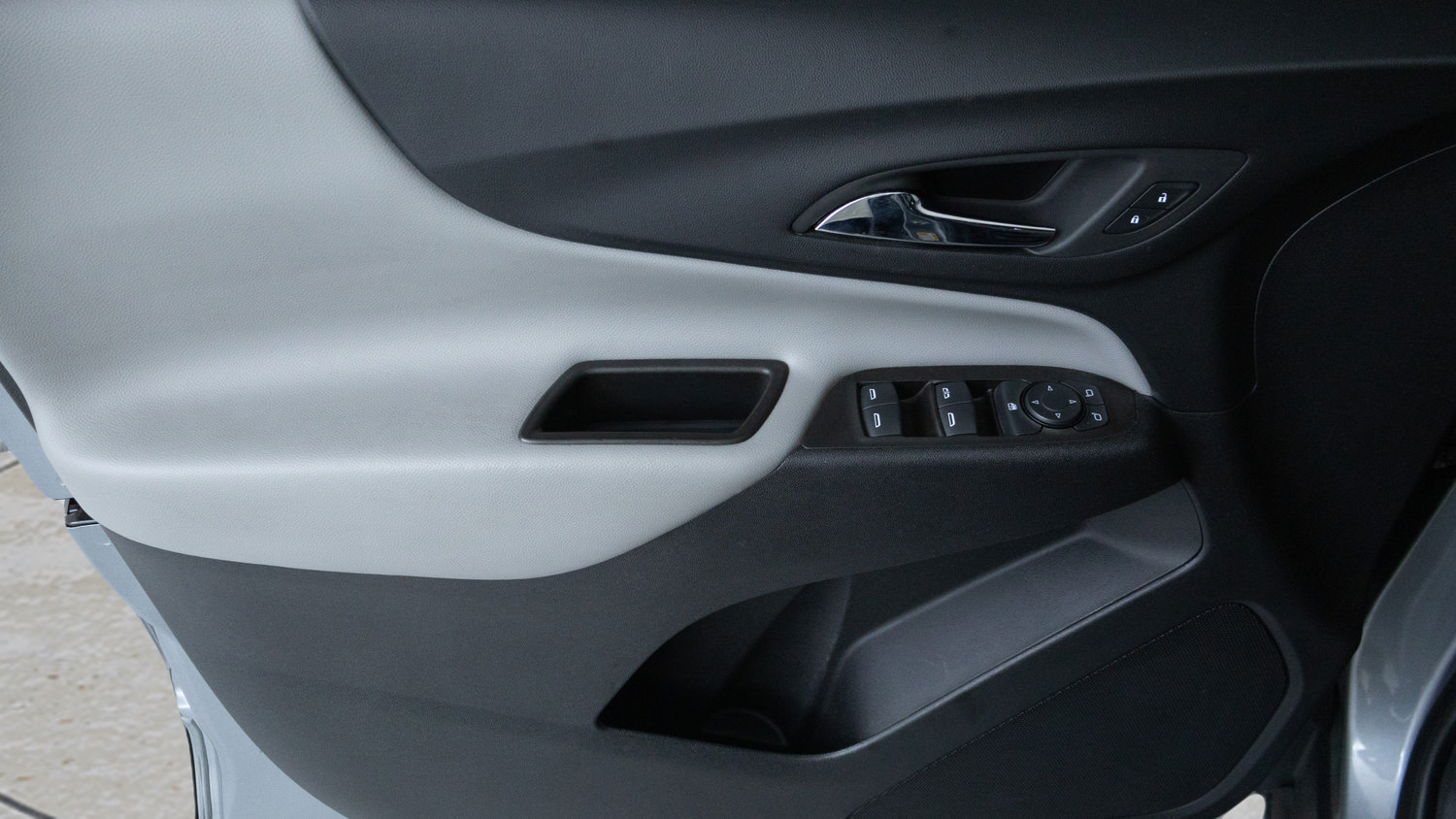 Used 2023 Chevrolet Equinox LS w/ LPO, Floor Liner Package FWD image 22