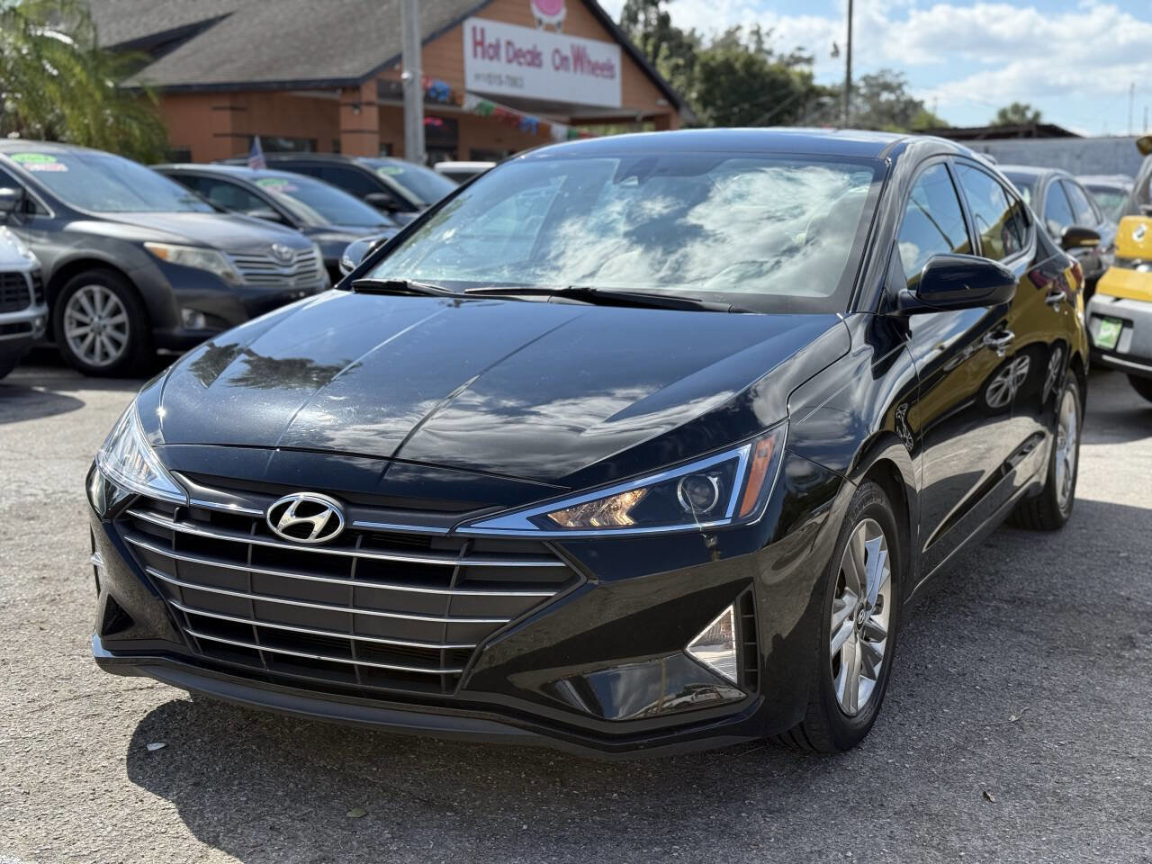 Used 2019 Hyundai Elantra SEL image 3