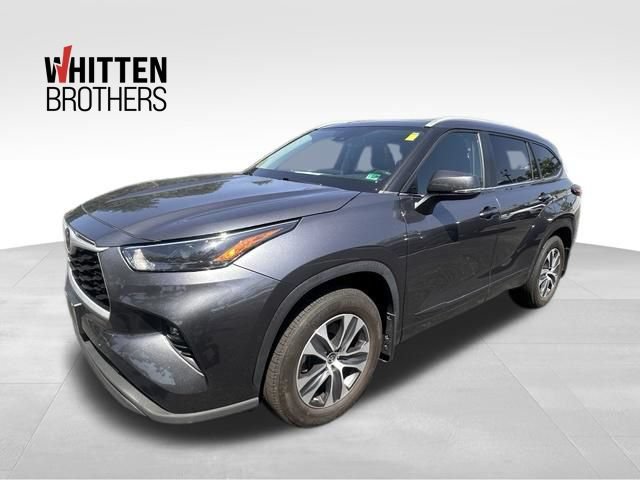 Used 2023 Toyota Highlander XLE