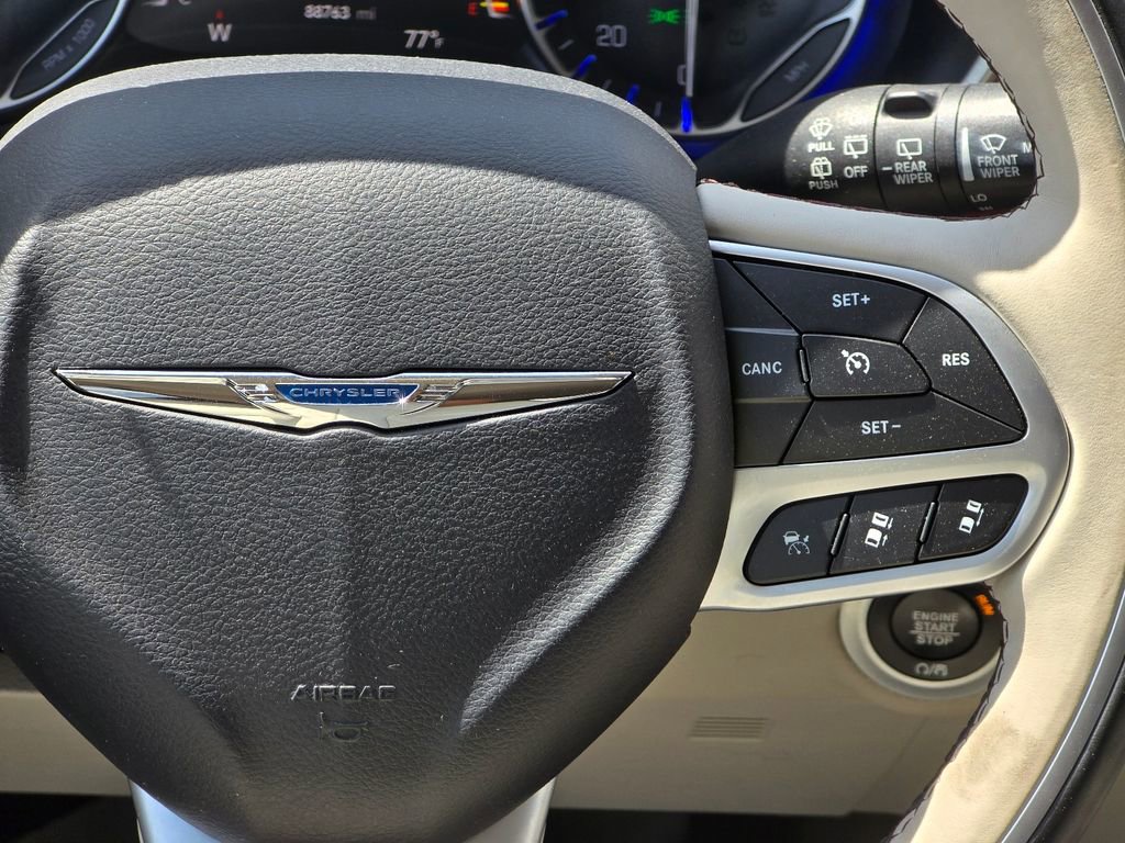 Used 2018 Chrysler Pacifica Limited w/ Advanced Safetytec Group image 15