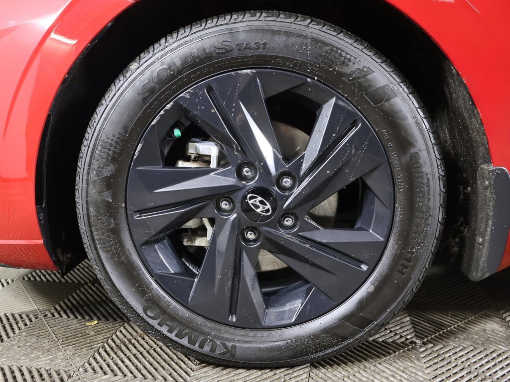 Certified 2023 Hyundai Elantra SEL image 17