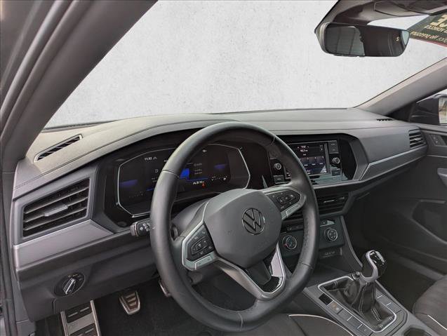 Used 2024 Volkswagen Jetta Sport image 12