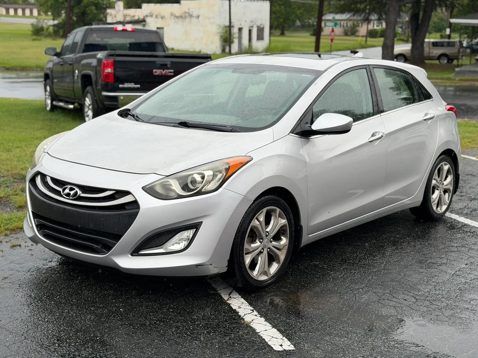 Used 2013 Hyundai Elantra GT w/ Touch & Go Pkg FWD image 1