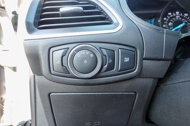 Used 2024 Ford Edge SEL image 16