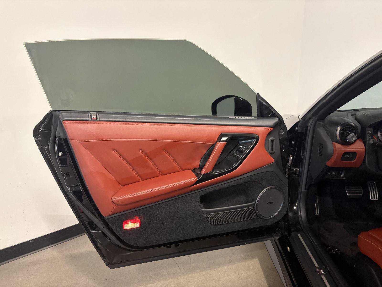 Used 2024 Nissan GT-R Premium w/ Premium Interior Package AWD/4WD image 13