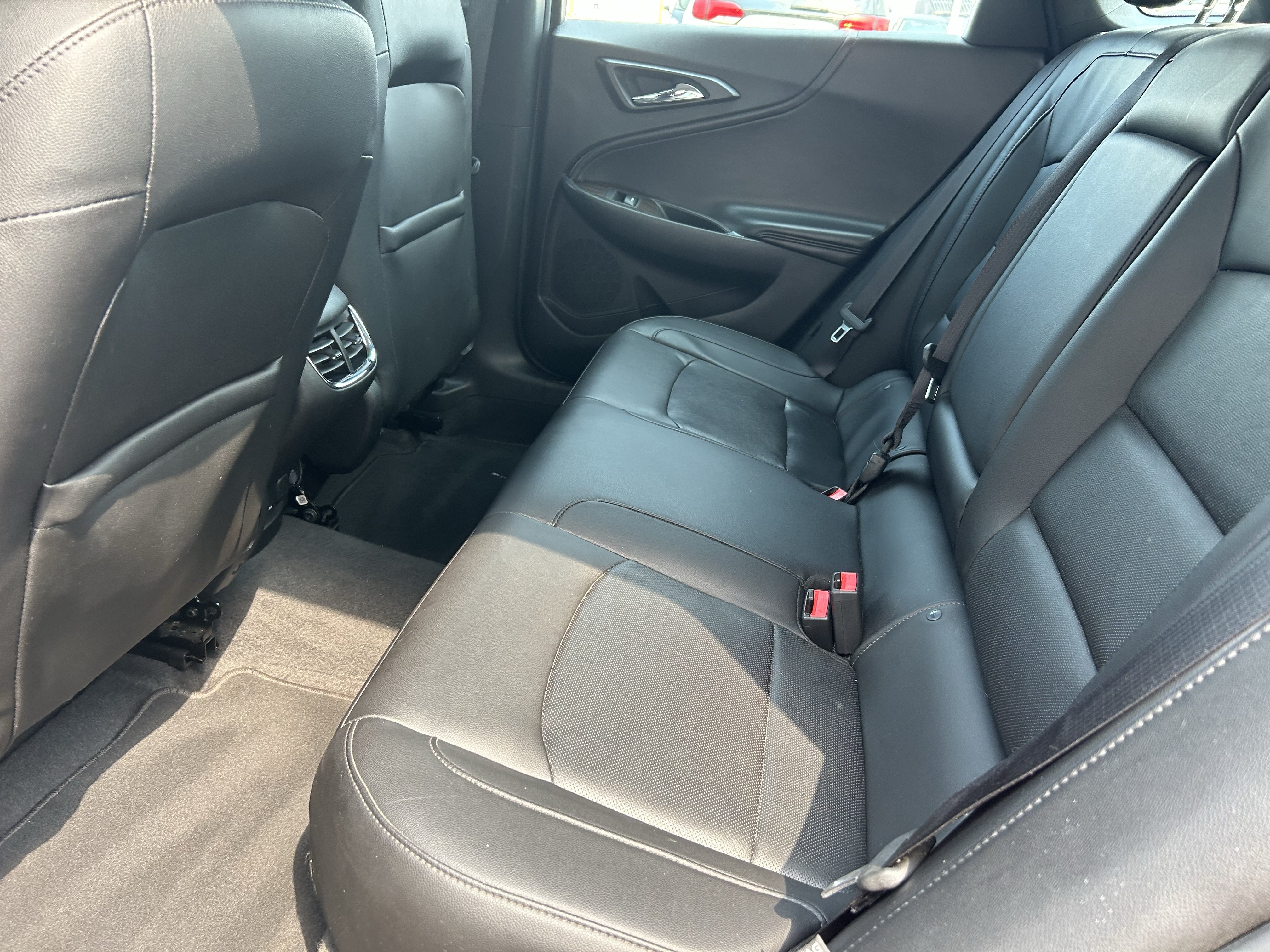 Used 2017 Chevrolet Malibu Premier w/ Premier Sun and Wheel Package FWD image 19