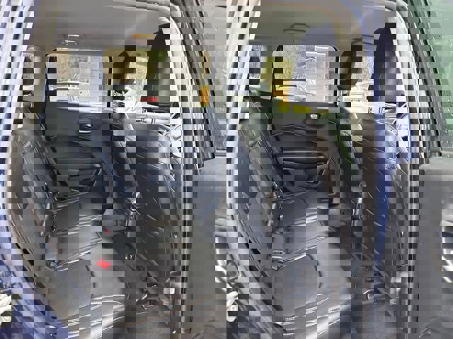 Used 2018 Jeep Compass Latitude w/ Cold Weather Group image 13