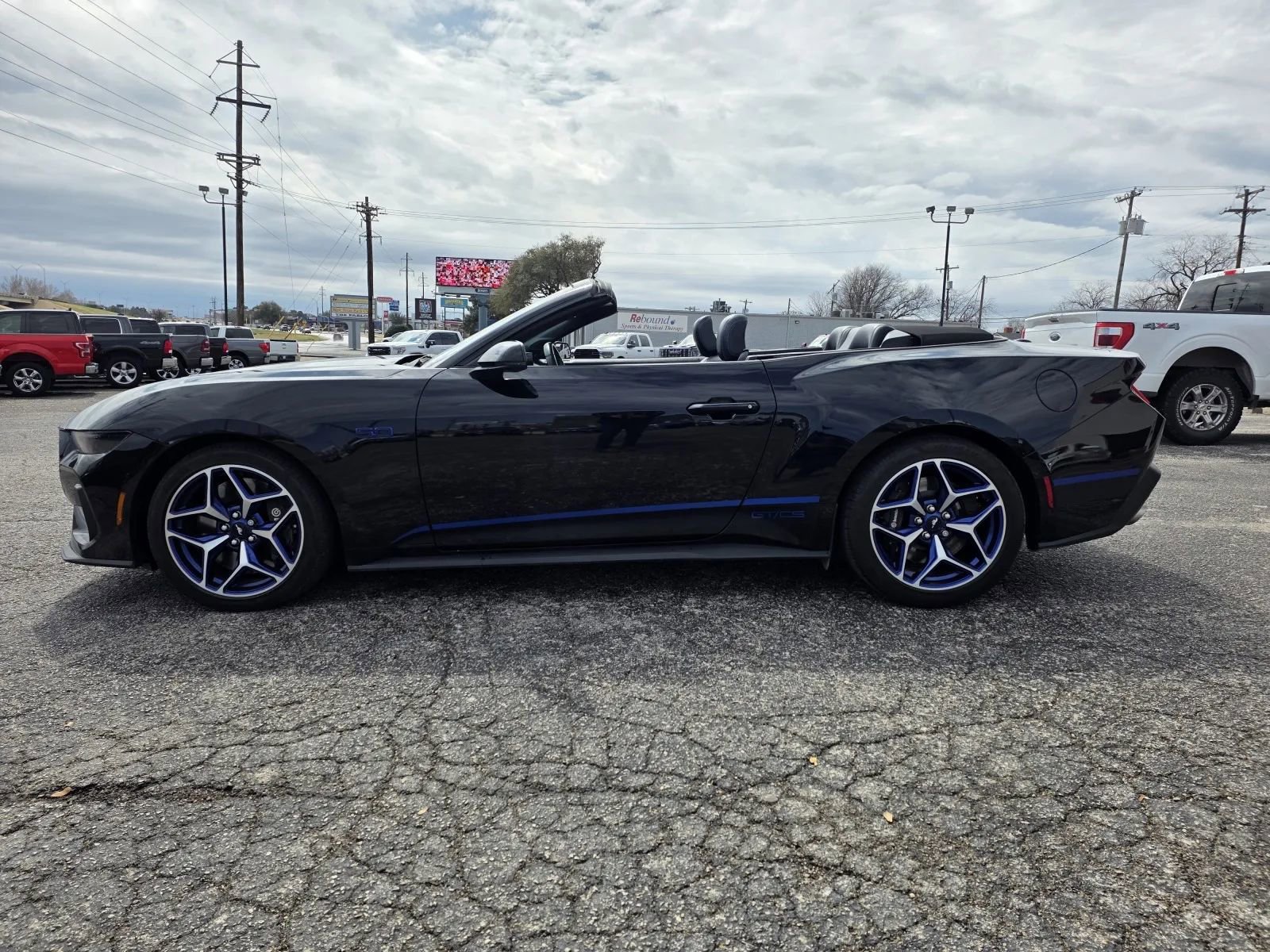 Used 2025 Ford Mustang GT Premium w/ GT Performance Package image 4