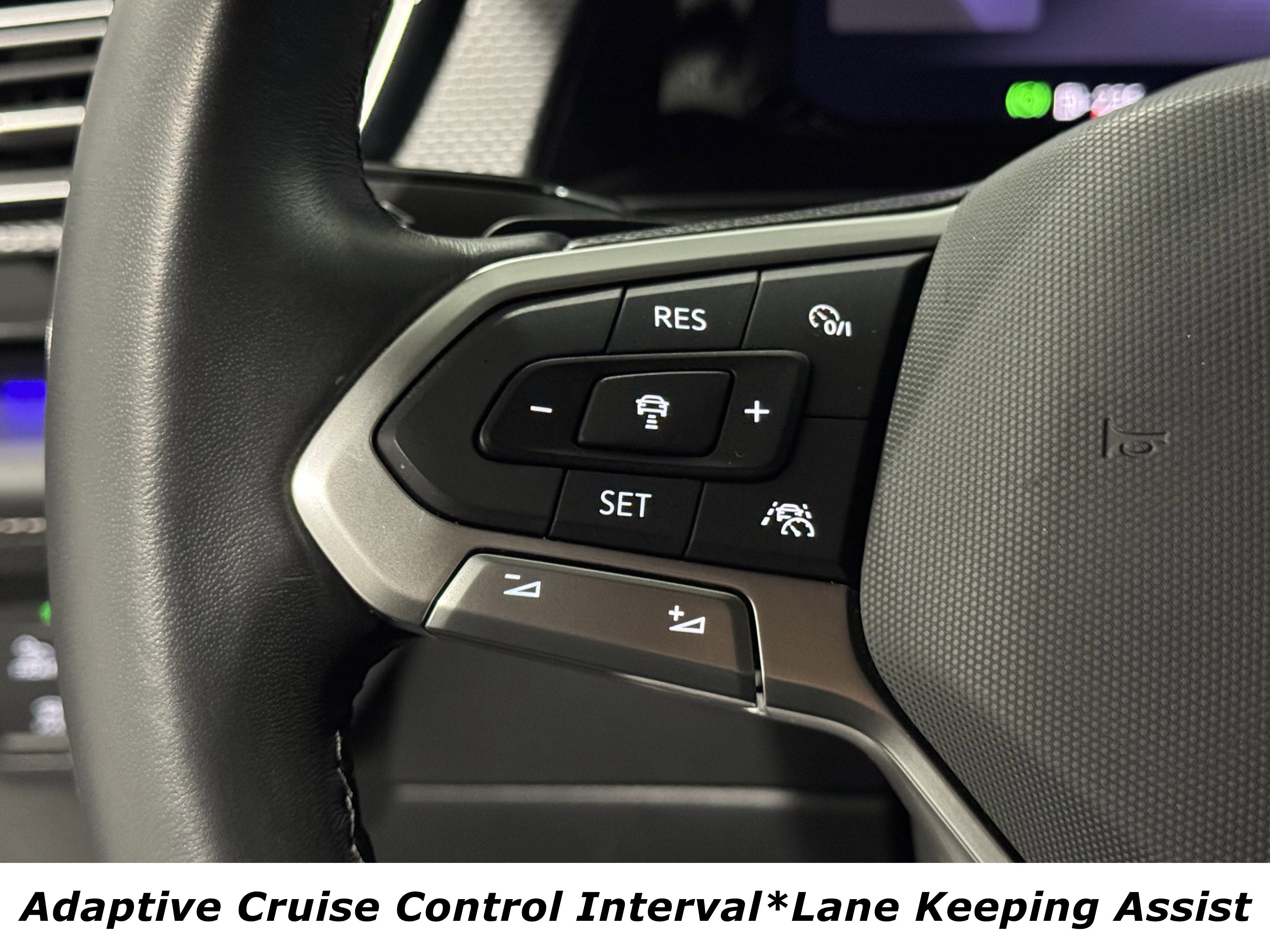 Used 2024 Volkswagen Atlas Cross Sport SEL R-Line image 5