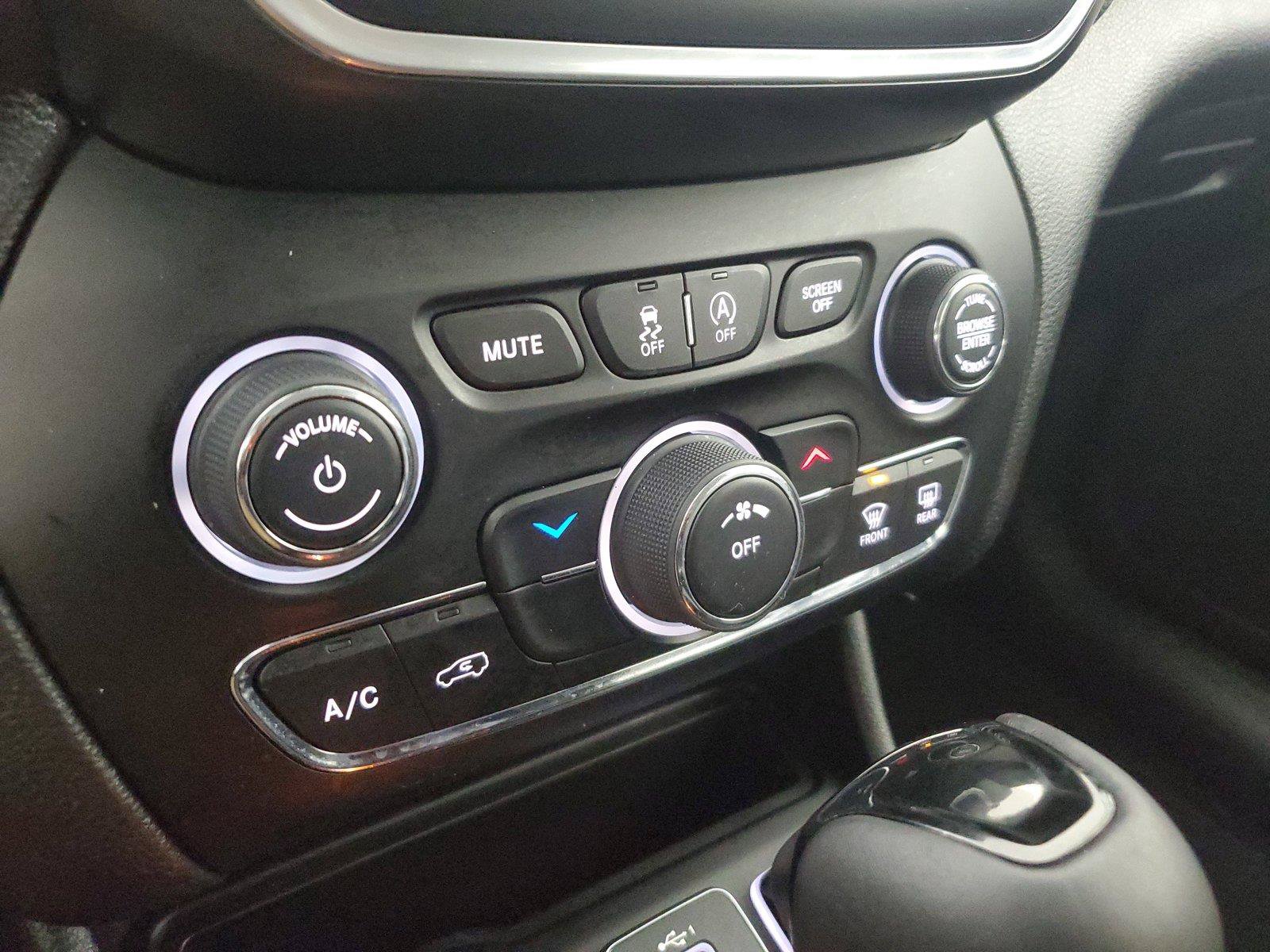 Used 2021 Jeep Cherokee Latitude Plus AWD/4WD image 28