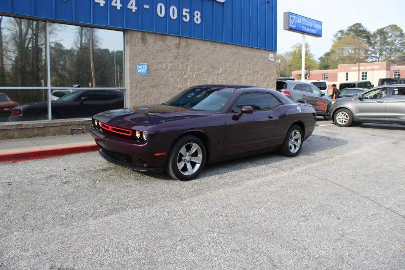 Used 2020 Dodge Challenger SXT image 3