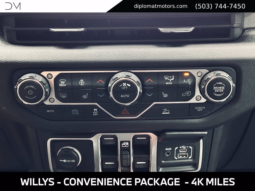 Used 2024 Jeep Wrangler Unlimited AWD/4WD image 39