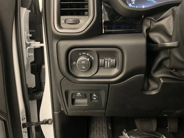New 2026 RAM 1500 Laramie AWD/4WD image 14