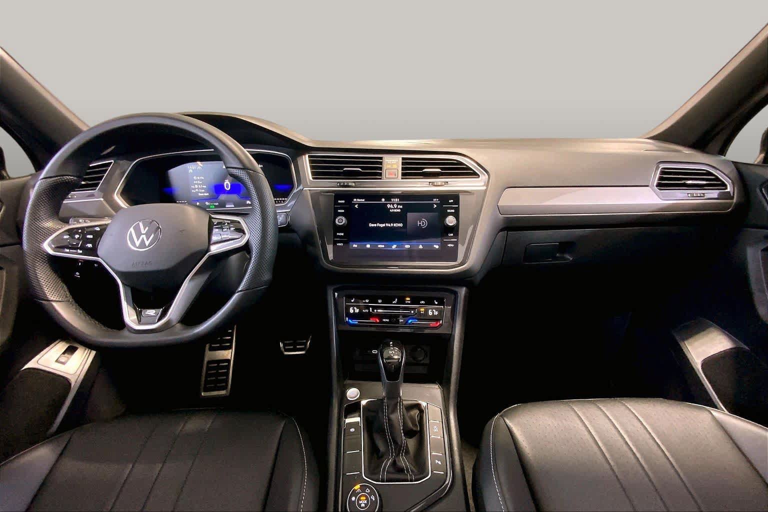 Used 2024 Volkswagen Tiguan SE R-Line AWD/4WD image 15
