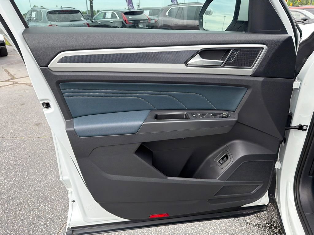 Used 2021 Volkswagen Atlas Cross Sport SEL R-Line FWD image 10