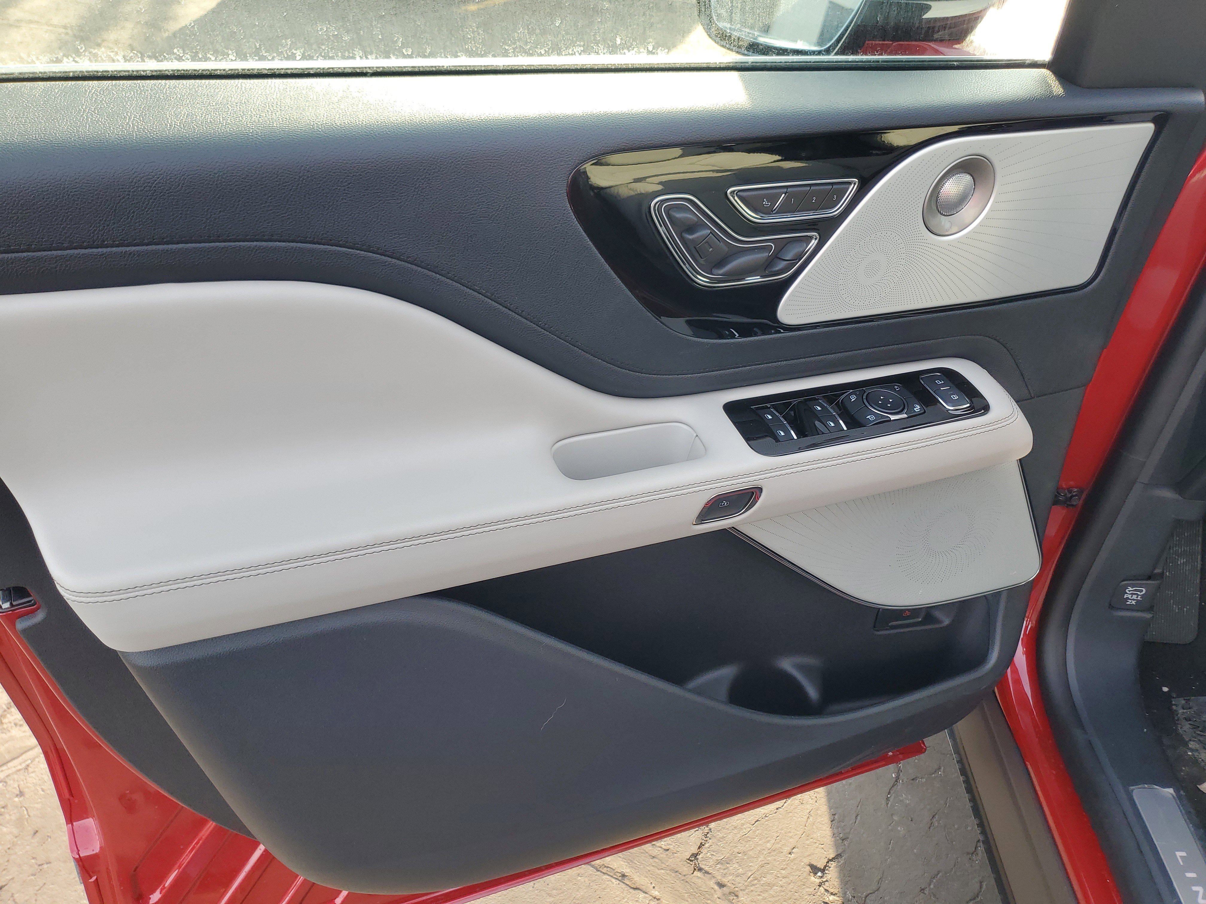 New 2026 Lincoln Aviator Reserve image 8