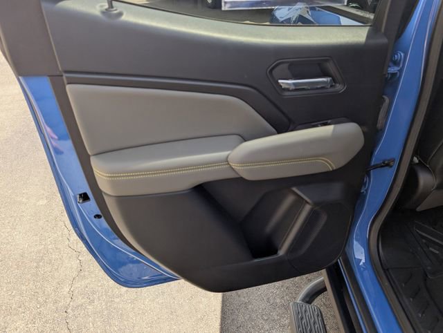 Used 2025 Chevrolet Colorado ZR2 w/ Technology Package AWD/4WD image 12