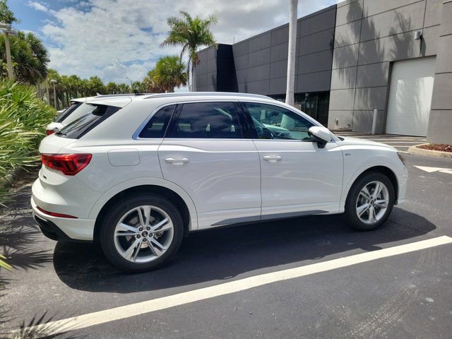 Used 2023 Audi Q3 2.0T Premium Plus w/ Premium Plus Package image 3