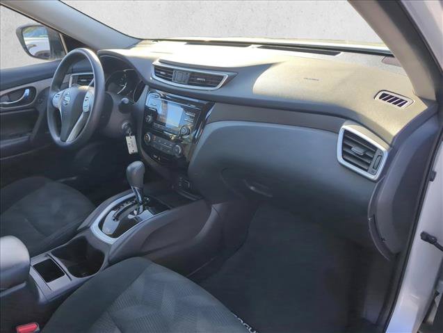 Used 2016 Nissan Rogue S FWD image 27