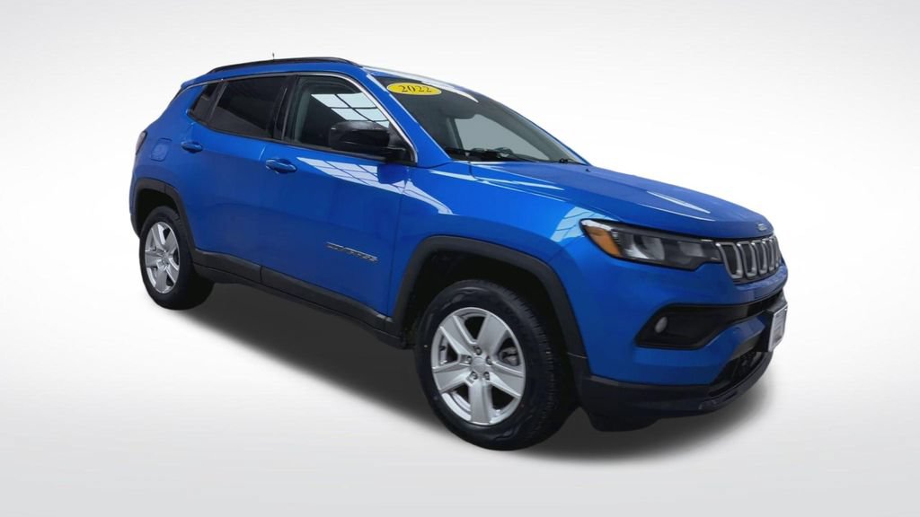 Used 2022 Jeep Compass Latitude w/ Convenience Group AWD/4WD image 2