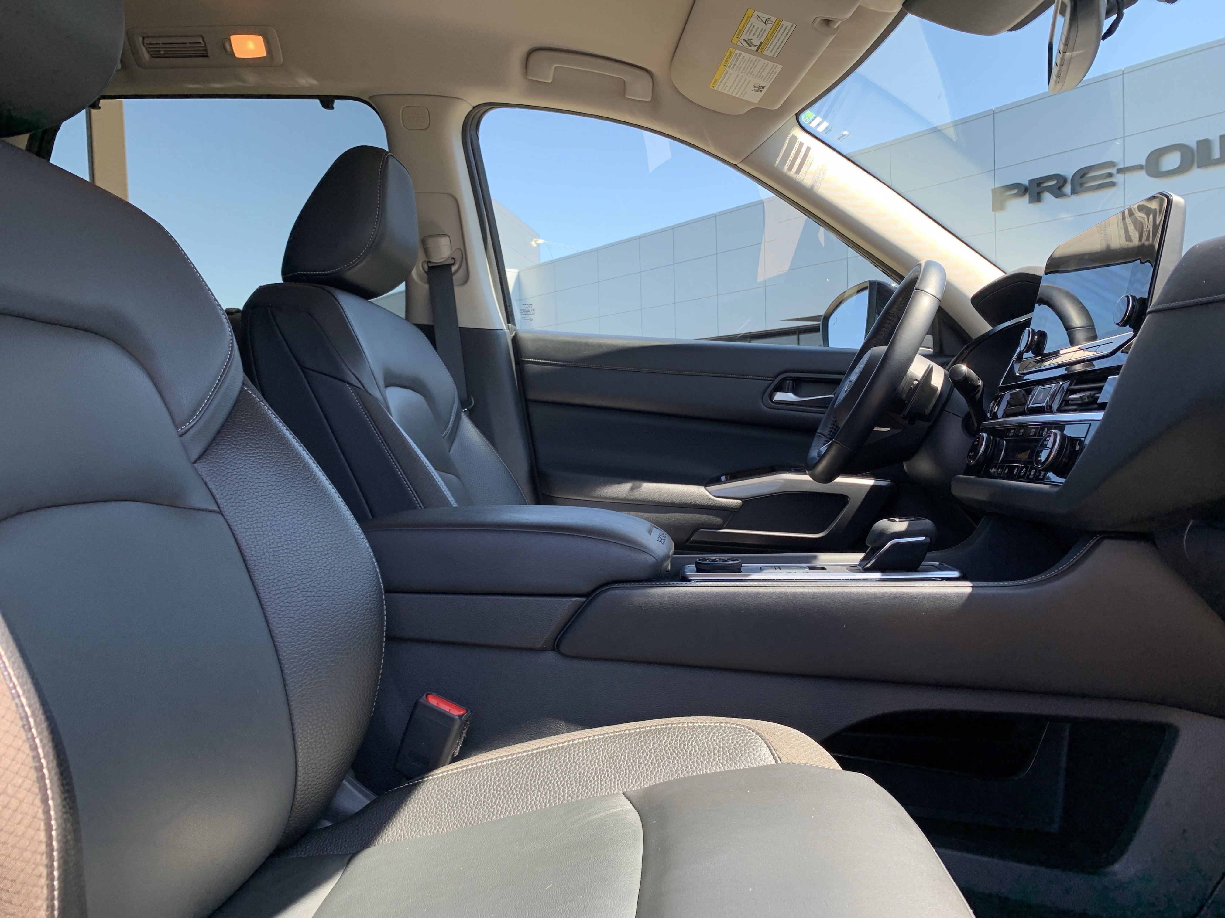 Used 2022 Nissan Pathfinder SL w/ Lighting Package (N92) AWD/4WD image 35