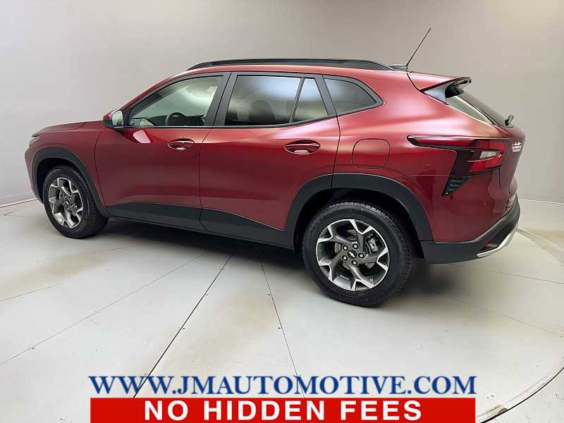 Used 2024 Chevrolet Trax LT w/ Driver Confidence Package image 3