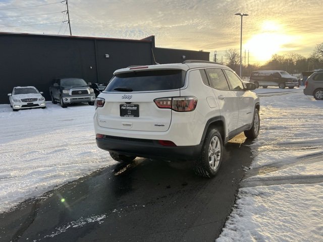 Used 2025 Jeep Compass Latitude image 9