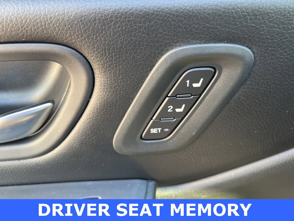 Used 2023 Honda Pilot Touring image 13