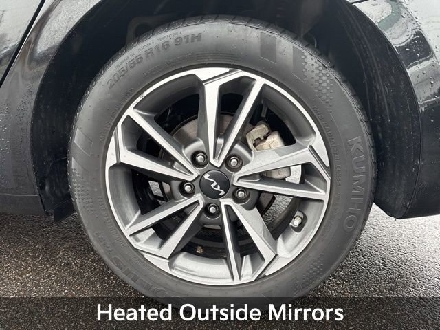 Used 2023 Kia Forte LXS w/ LXS Technology Package image 13