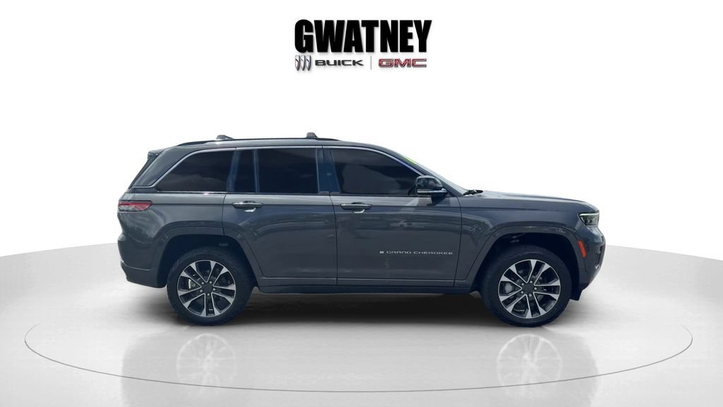 Used 2022 Jeep Grand Cherokee Overland AWD/4WD image 4