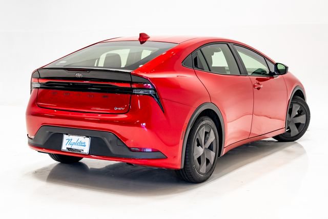 Used 2025 Toyota Prius LE FWD image 27