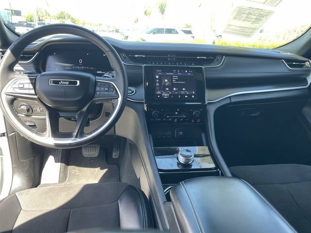 Used 2023 Jeep Grand Cherokee L Laredo AWD/4WD image 19