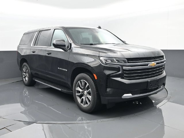 Used 2023 Chevrolet Suburban LT AWD/4WD image 3