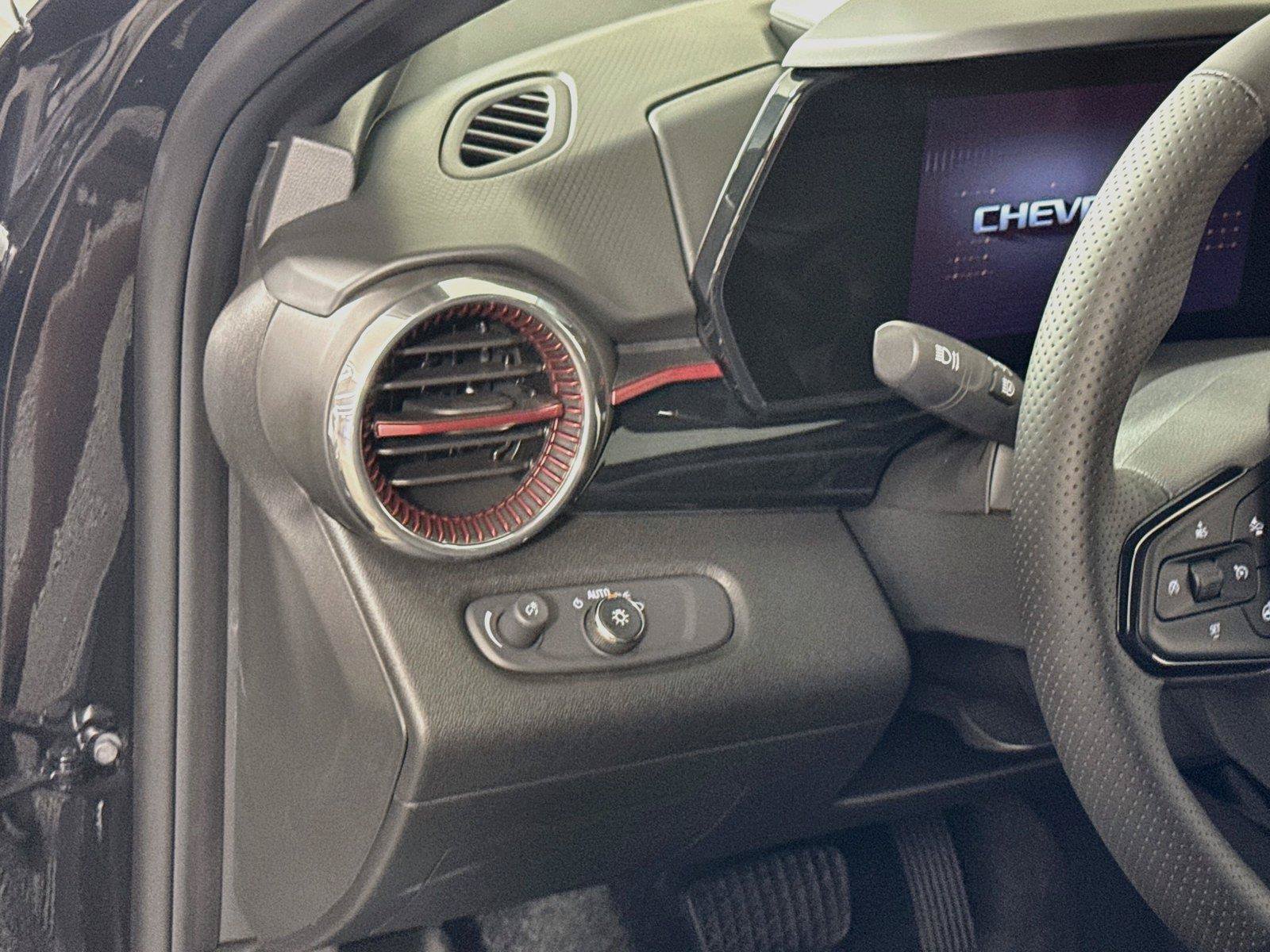 New 2026 Chevrolet Trax RS w/ Driver Confidence Package FWD image 4