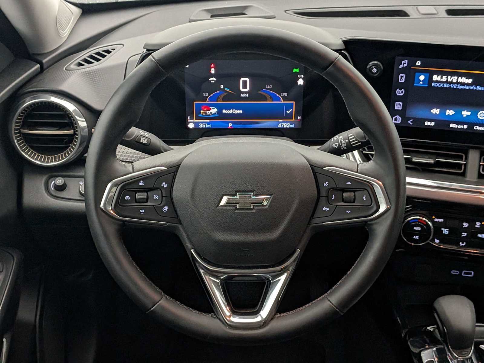 New 2025 Chevrolet Trax ACTIV w/ Driver Confidence Package image 23