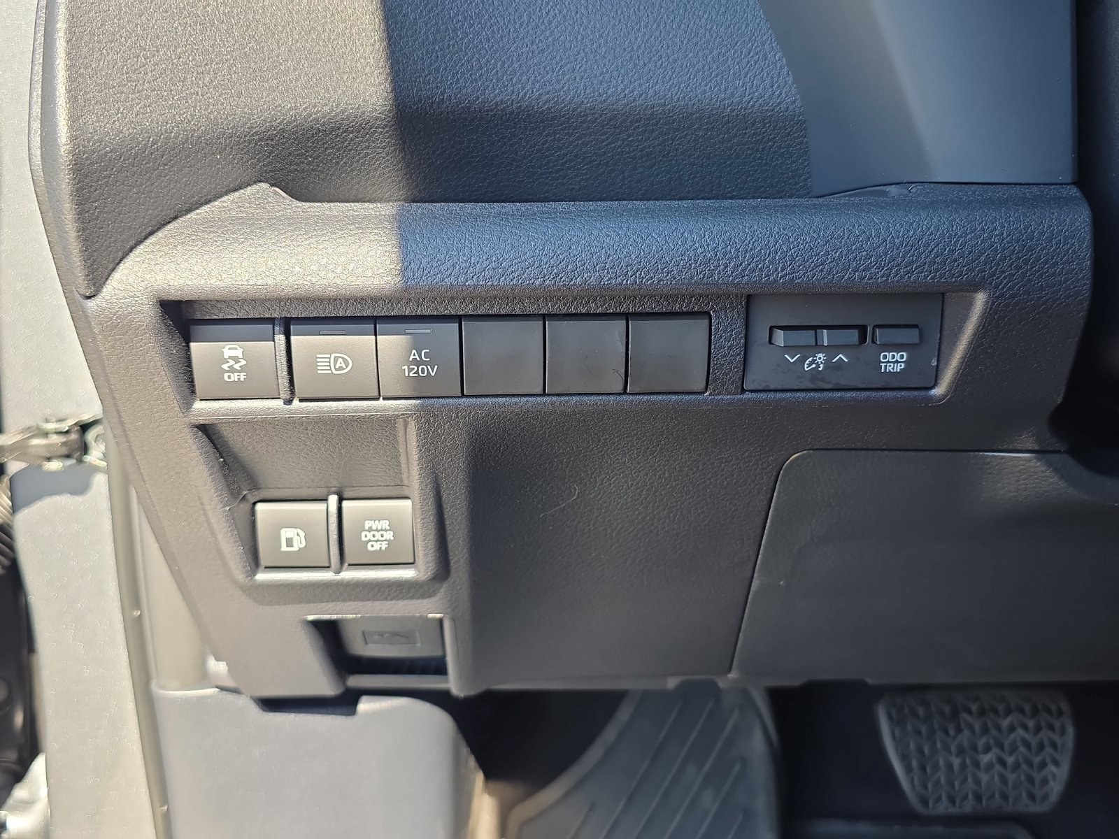 New 2026 Toyota Sienna Limited AWD/4WD image 22
