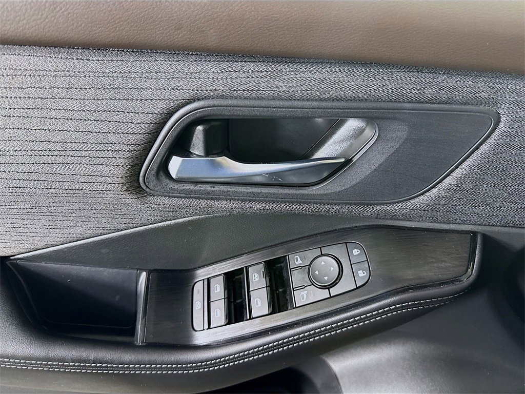 Certified 2022 Nissan Rogue SV image 23